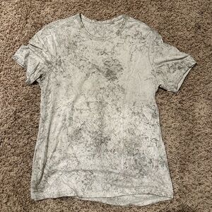 Men’s Lululemon tshirt